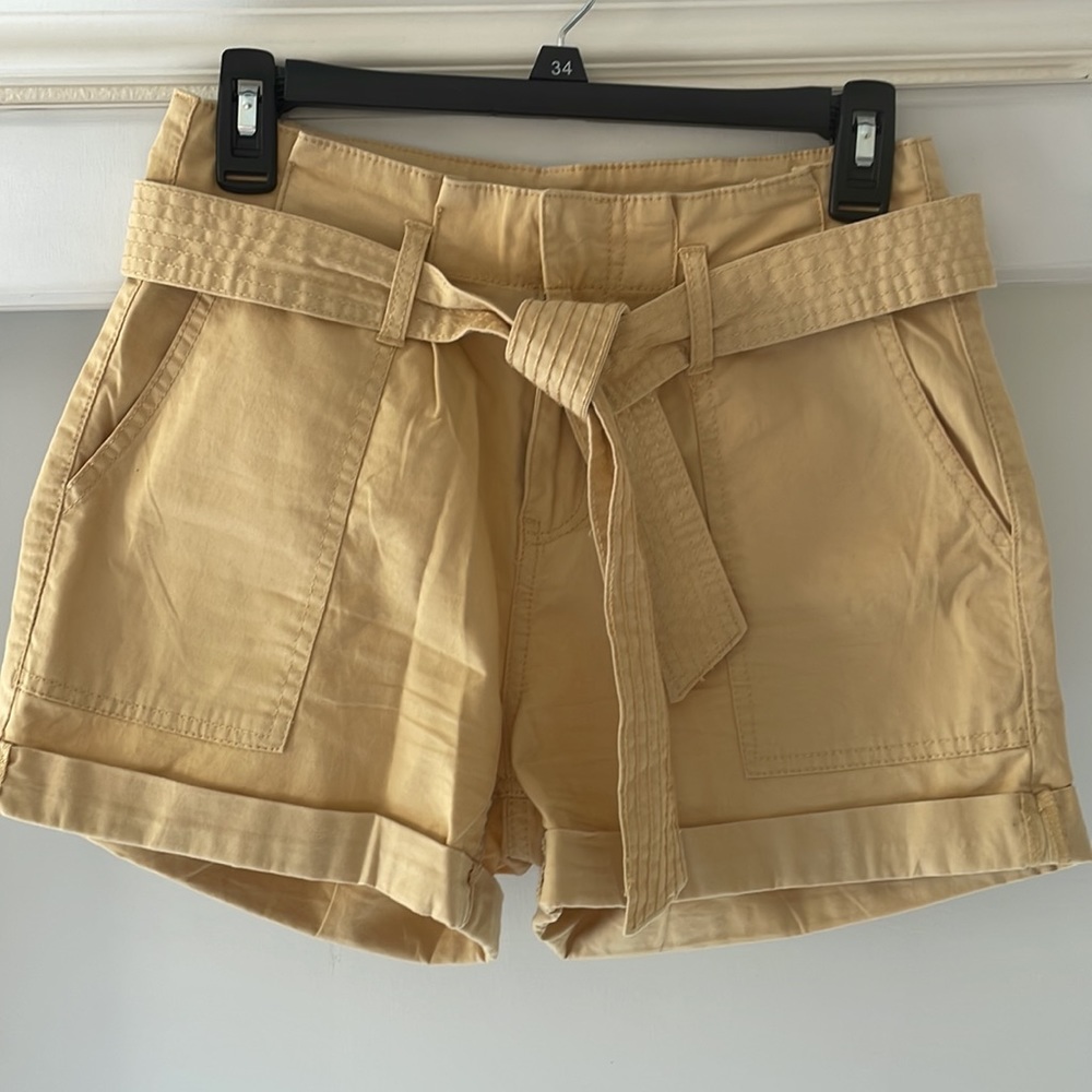 Vanilla Star high-waisted shorts